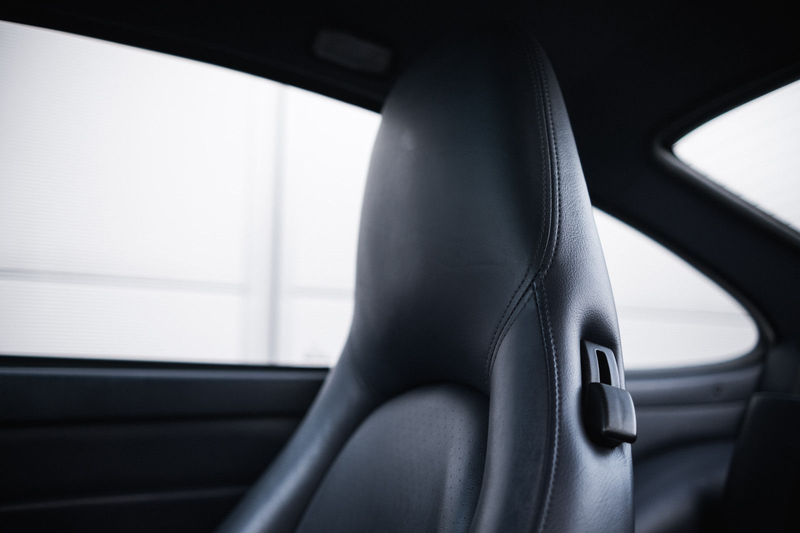 Fahrzeugabbildung Porsche 993/911 Carrera-dt. Auto-unfallfrei-Schalter