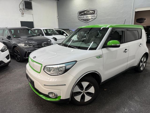 Kia Soul **EV  Plug**