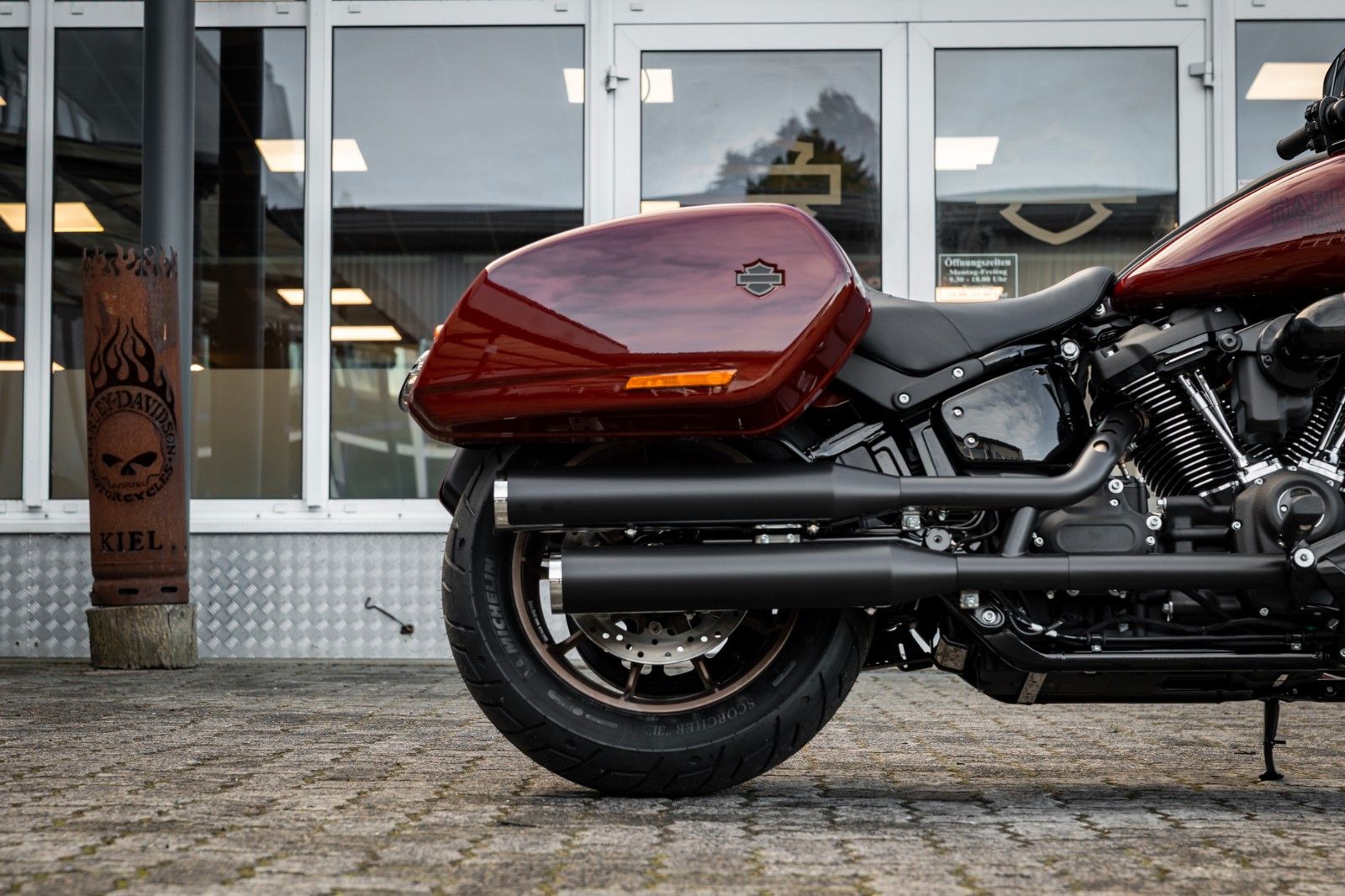 Fahrzeugabbildung Harley-Davidson FXLRST LOW RIDER ST 117 -SOFORT VERFÜGBAR