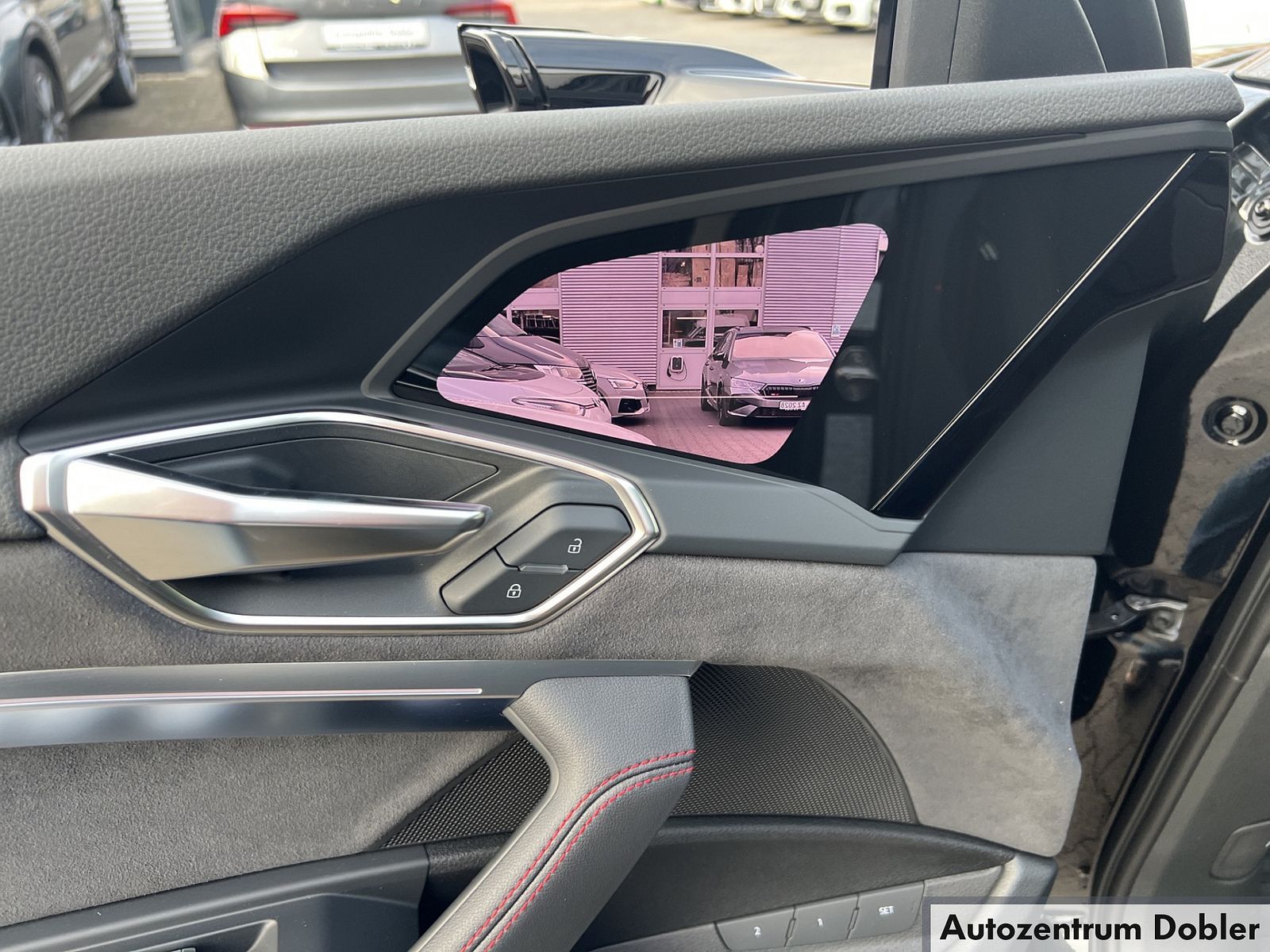 Audi Q8 e-tron - Bild 22
