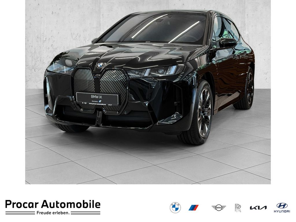 BMW iX