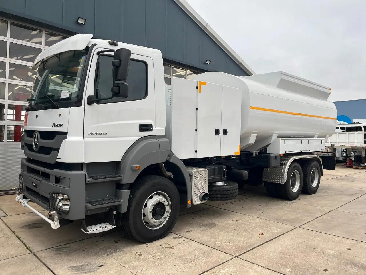 Mercedes-Benz Axor 3344 6x4 Water Tank Truck