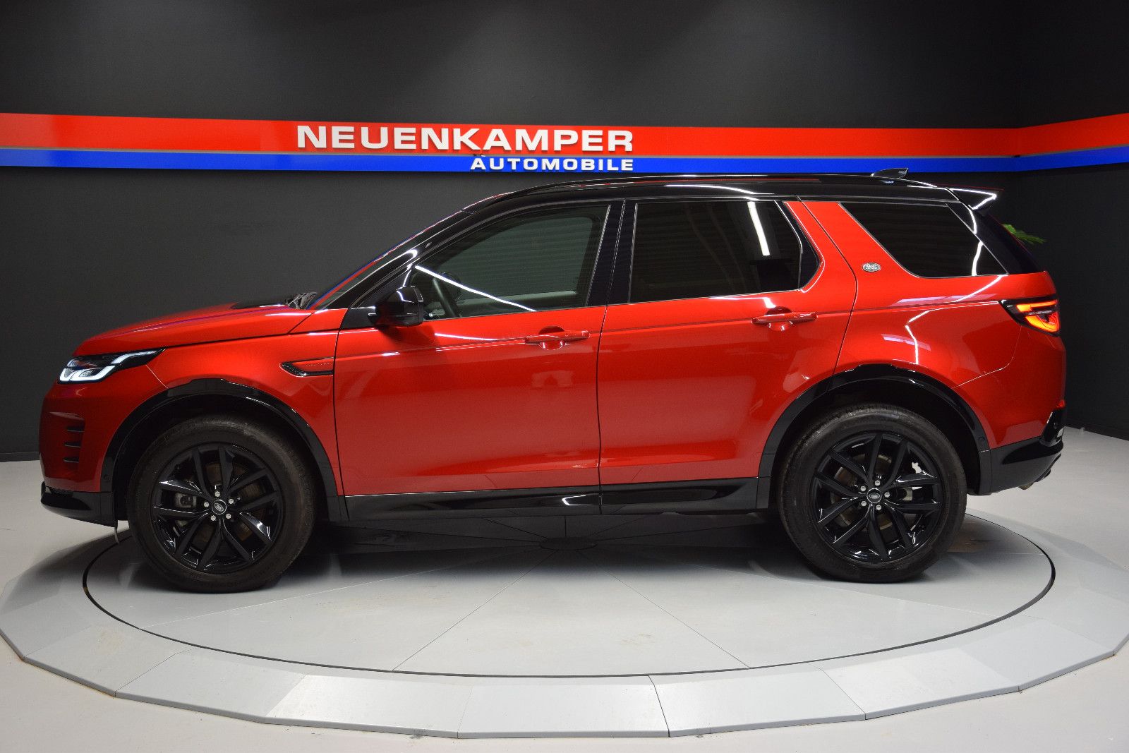 Fahrzeugabbildung Land Rover Discovery Sport Dynamic SE AWD Pano ACC Memory