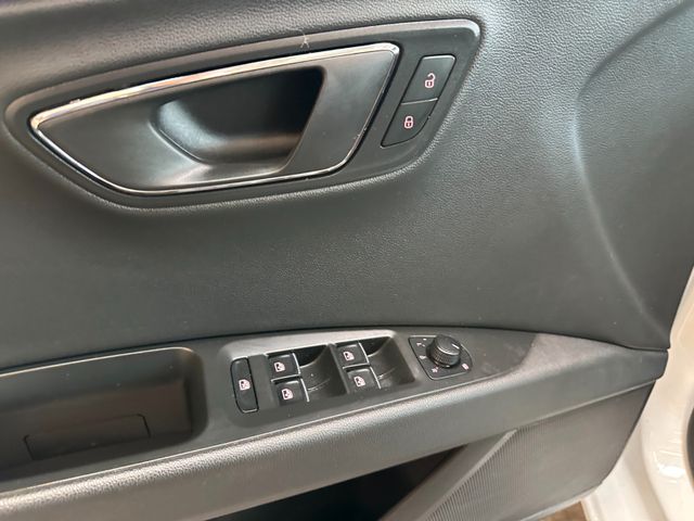 MYAUTOCENTER – Gebraucht- und Jahreswagen mit Werkstattservice in Pfaffenhofen Seat Leon *KEYLES*PANO*ACC*LED*PDCCAM*FR*ALCANTARA*