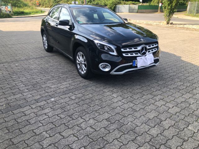 Mercedes-Benz GLA 220 d 4MATIC DCT Sport Urban