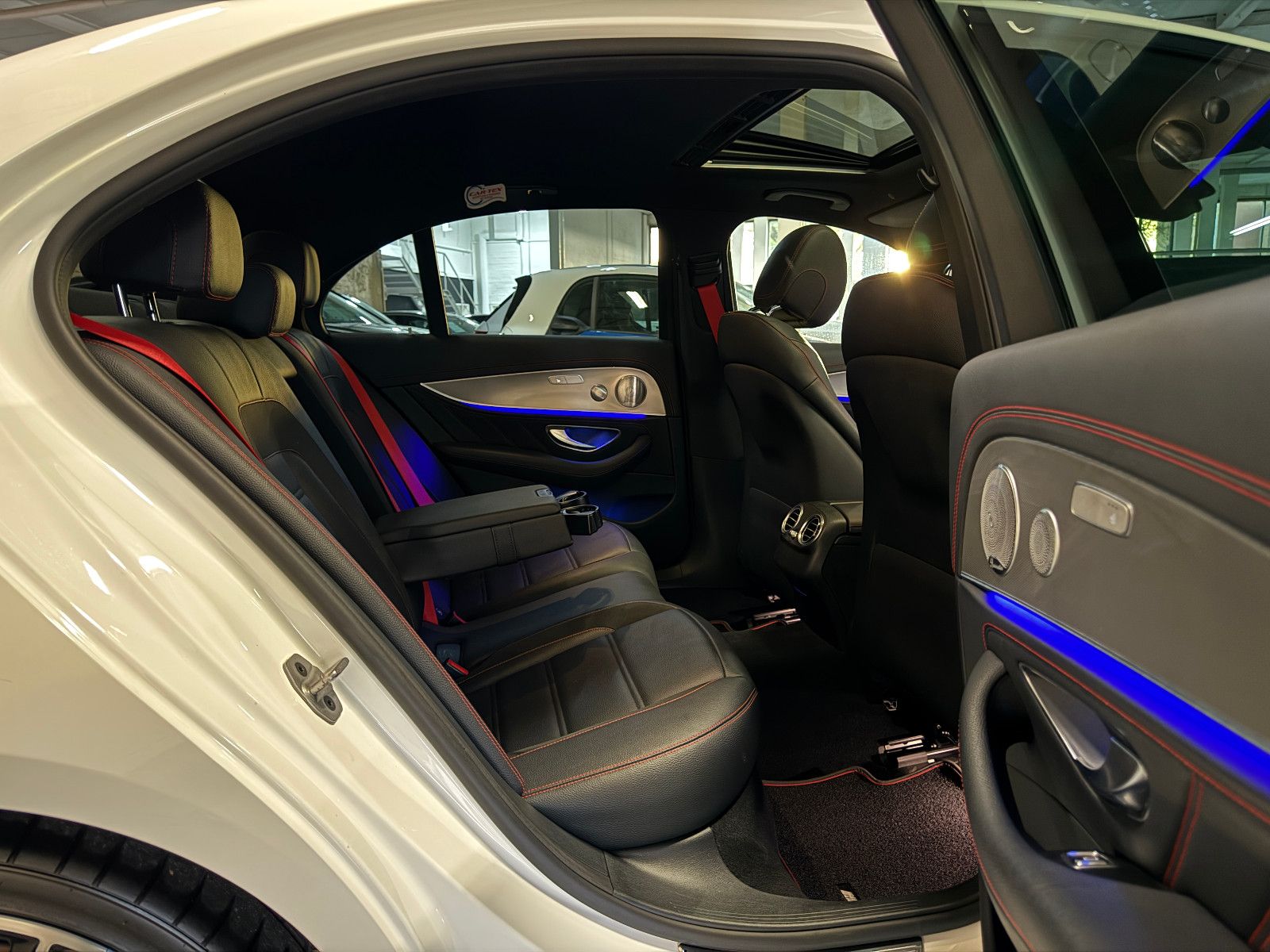 Fahrzeugabbildung Mercedes-Benz E 53 AMG 4Matic+ MBUX MEMORY AIRMATIC SD 360 DIS