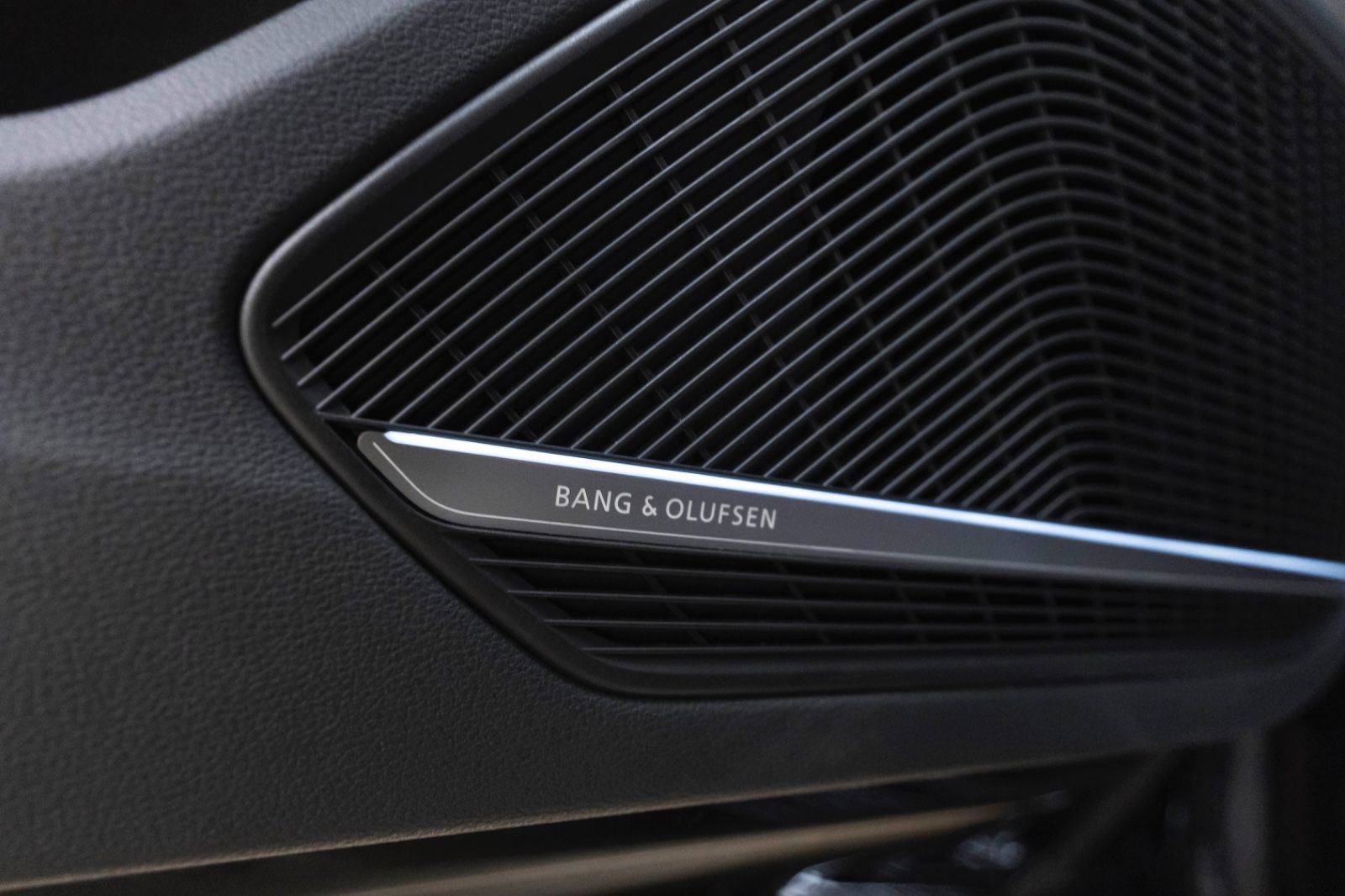 Fahrzeugabbildung Audi S4 3.0T QUATTRO B&O LED 360° MASSAGE CARPLAY