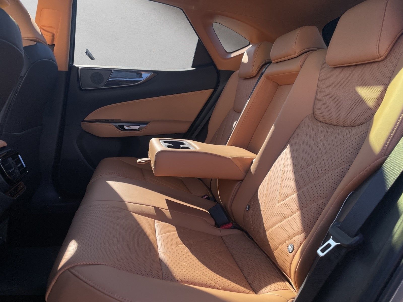 Lexus NX 450h - Bild 15