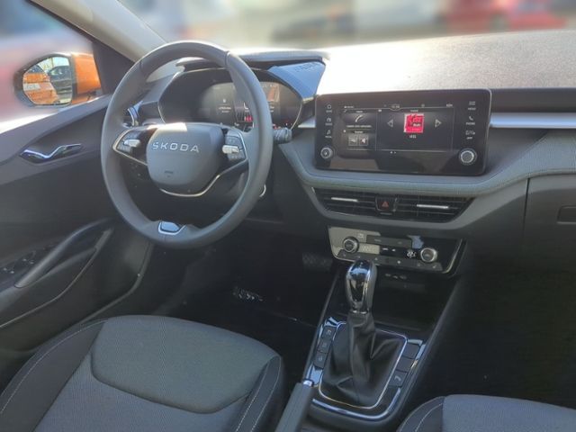 Fahrzeugabbildung SKODA Fabia 1.0 TSI DSG Tour WINTER PLUS LENKRADHZG