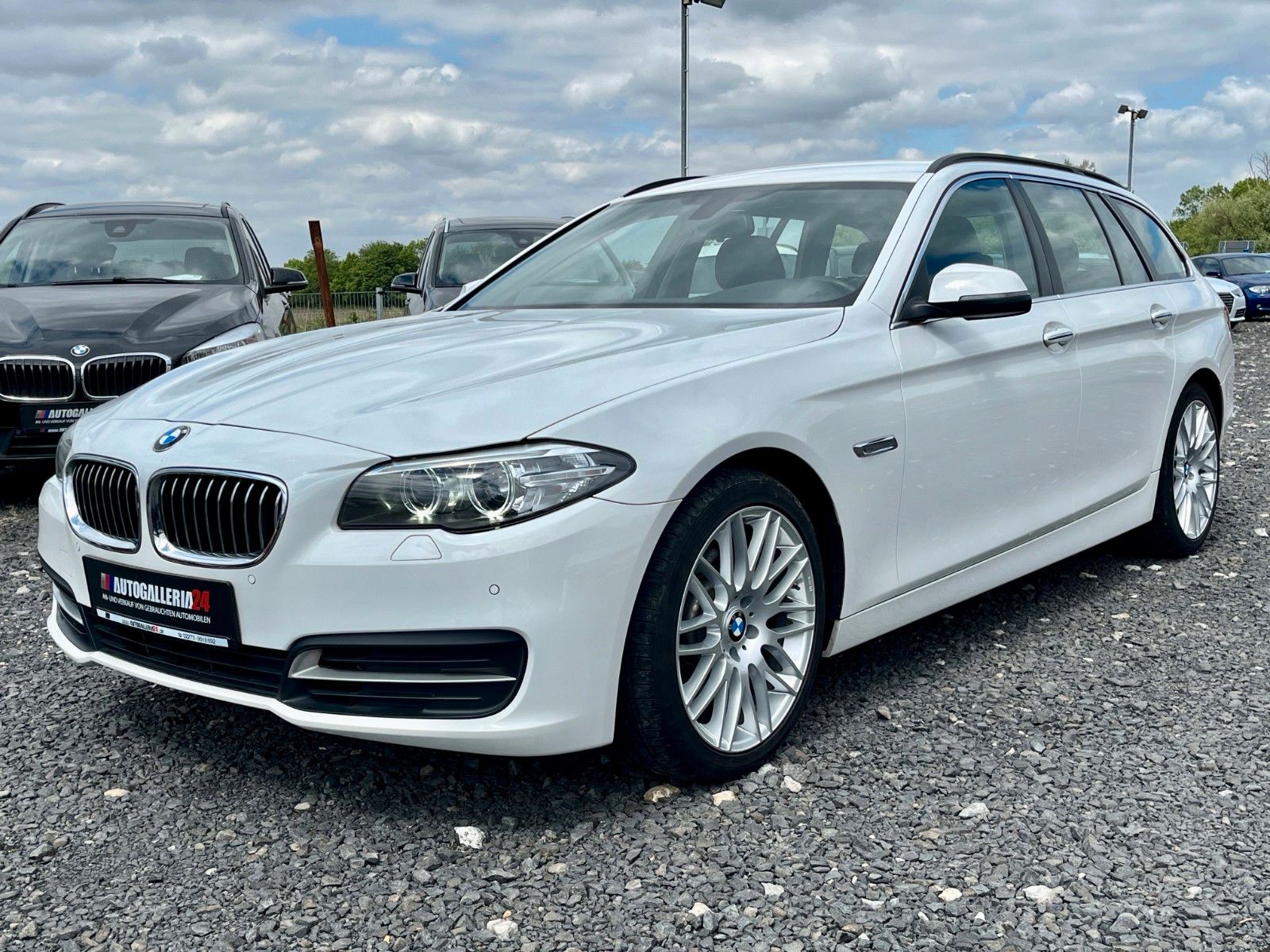 Fahrzeugabbildung BMW 520d Aut. Navi Alarm PDC HiFi Scheckheft SPORTL