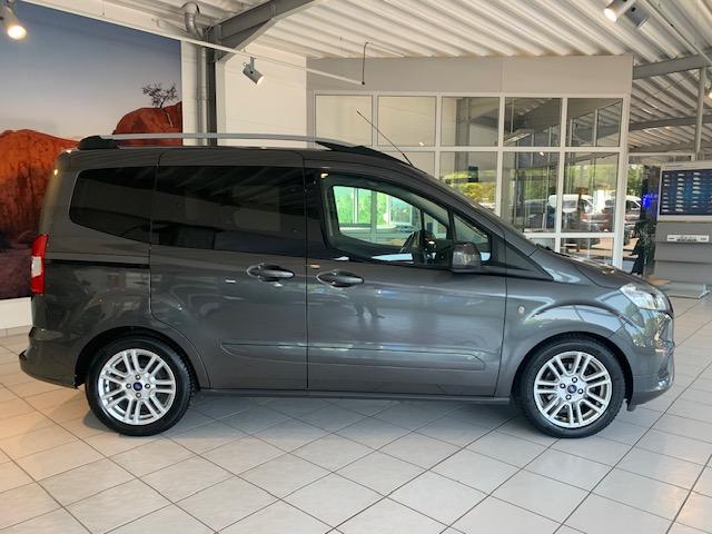 Ford Tourneo Courier Diesel 1.5 TDCi S&S Titanium 5-S