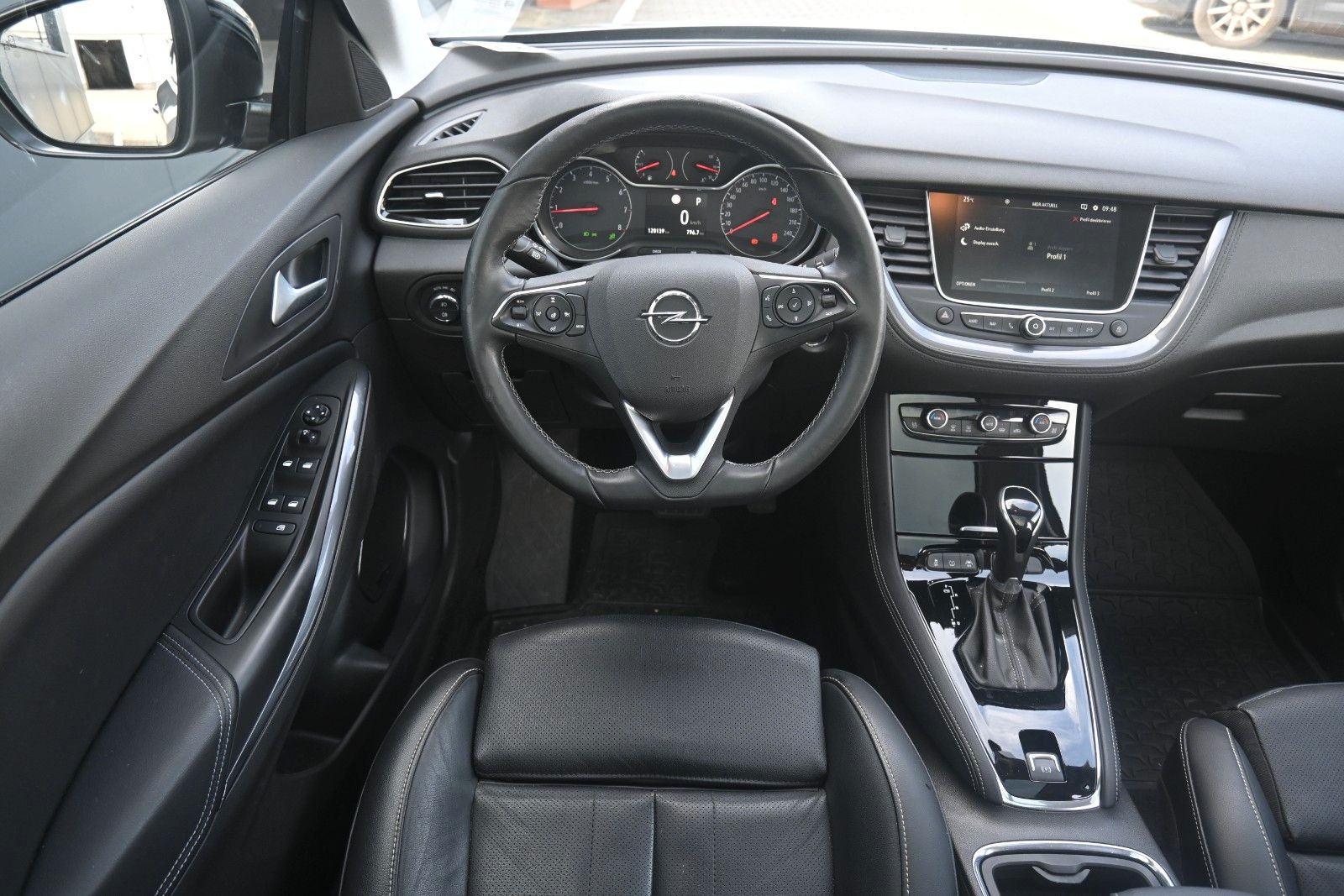 Fahrzeugabbildung Opel Grandland (X) 1.6 Turbo Autom. Ultimate*Pano*ACC
