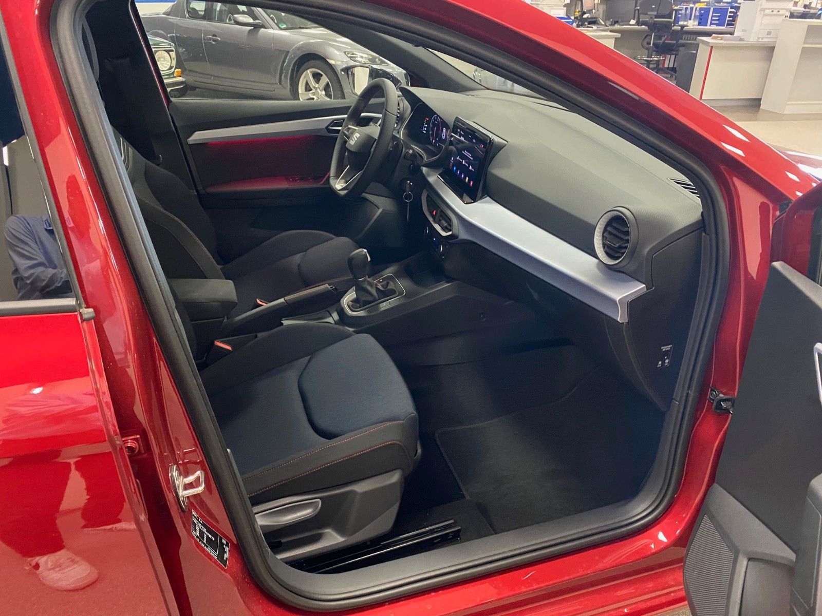 Fahrzeugabbildung SEAT Ibiza 1.5 TSI FR DSG+LED+VIRTUELL COCKPIT+NAVI++