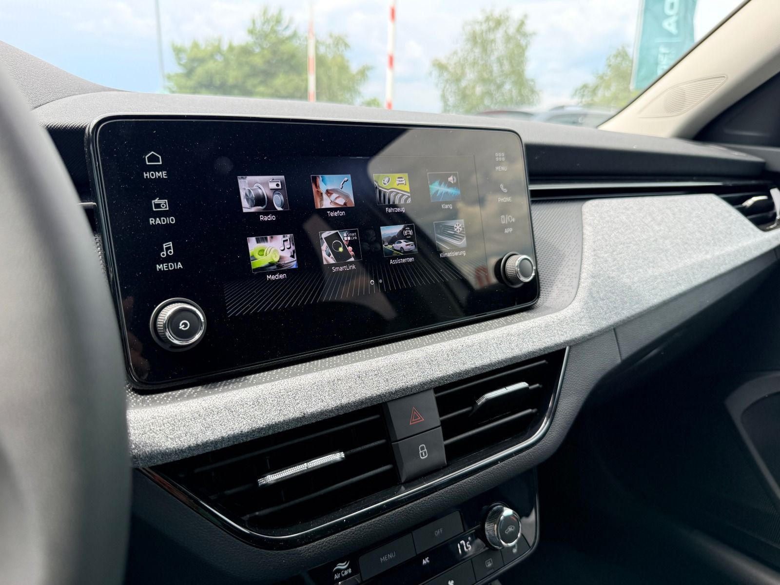Fahrzeugabbildung SKODA Kamiq 1115PS DSG*BehFro*RFK*AHK*eHeck*Matrix