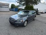 Volvo V50 Kombi 2.0 D Momentum - gebrauchte Volvo V50 aus dem Jahr 2005