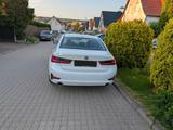 BMW 330i xDrive Advantage Automatic  - BMW 330 Limousine 330i xdrive mit Benzin-Antrieb