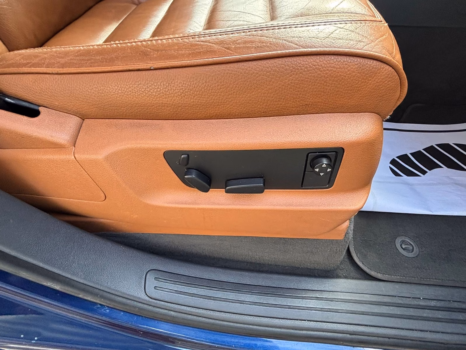 Volkswagen Touareg 2004 — photo 16
