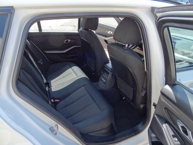 Fahrzeugabbildung BMW 318d/1.Hd/Widesreen/LED/Navi/SitzH/TopZustand