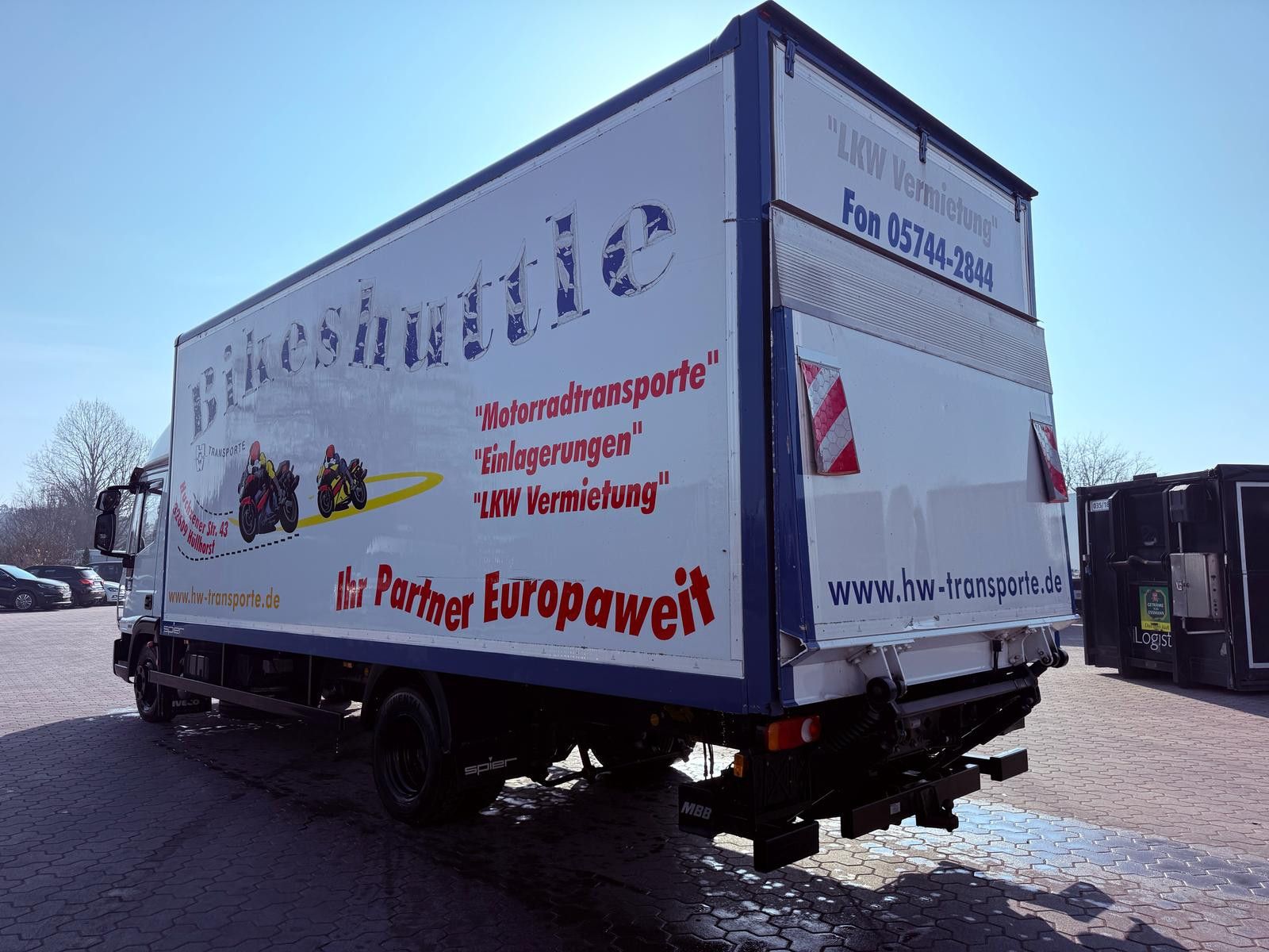 Fahrzeugabbildung Iveco EEV 80E22 EuroCargo Koffer mit Ladebordwand 1T