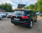 Volkswagen Touareg V6 TDI BMT 3.0 TDI 245 PS Lüft 2 Hand - Volkswagen Gebrauchtwagen in Erlangen
