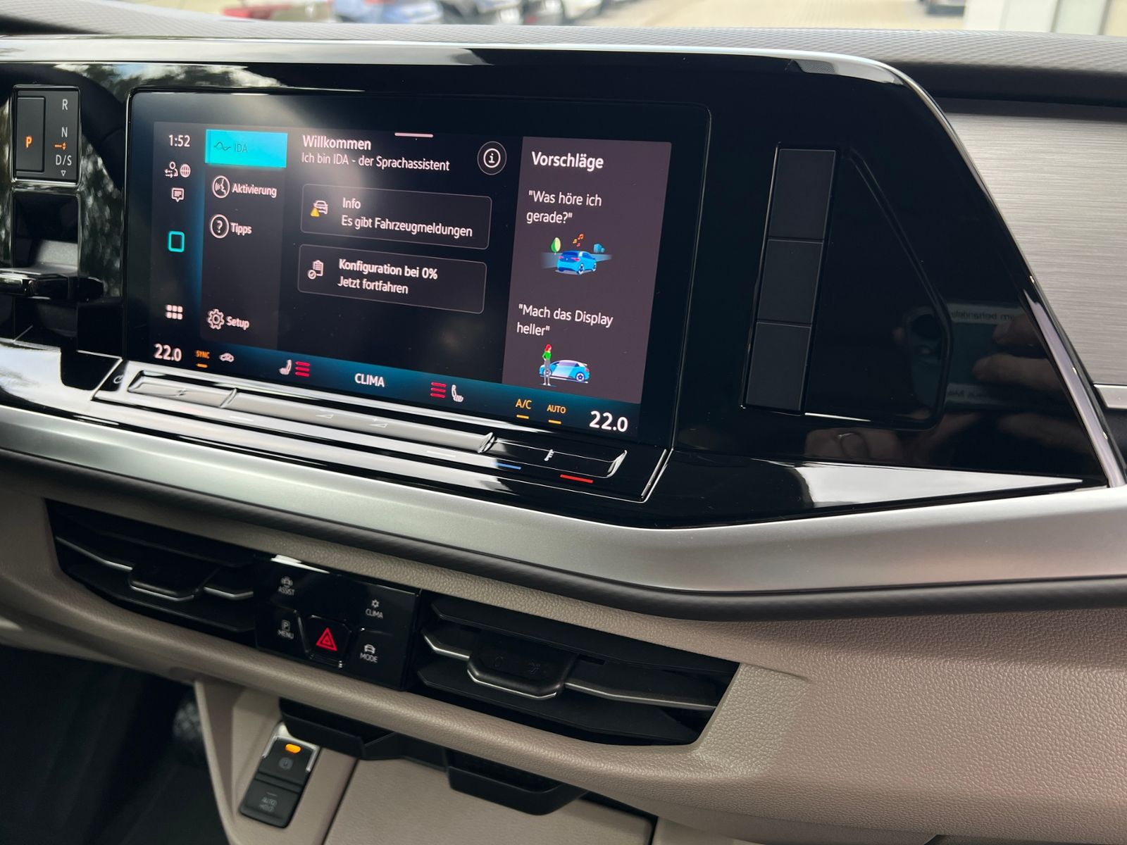 Fahrzeugabbildung Volkswagen Multivan T7 Life 1.5 TSI eHybrid 4MOTION DSG *AH