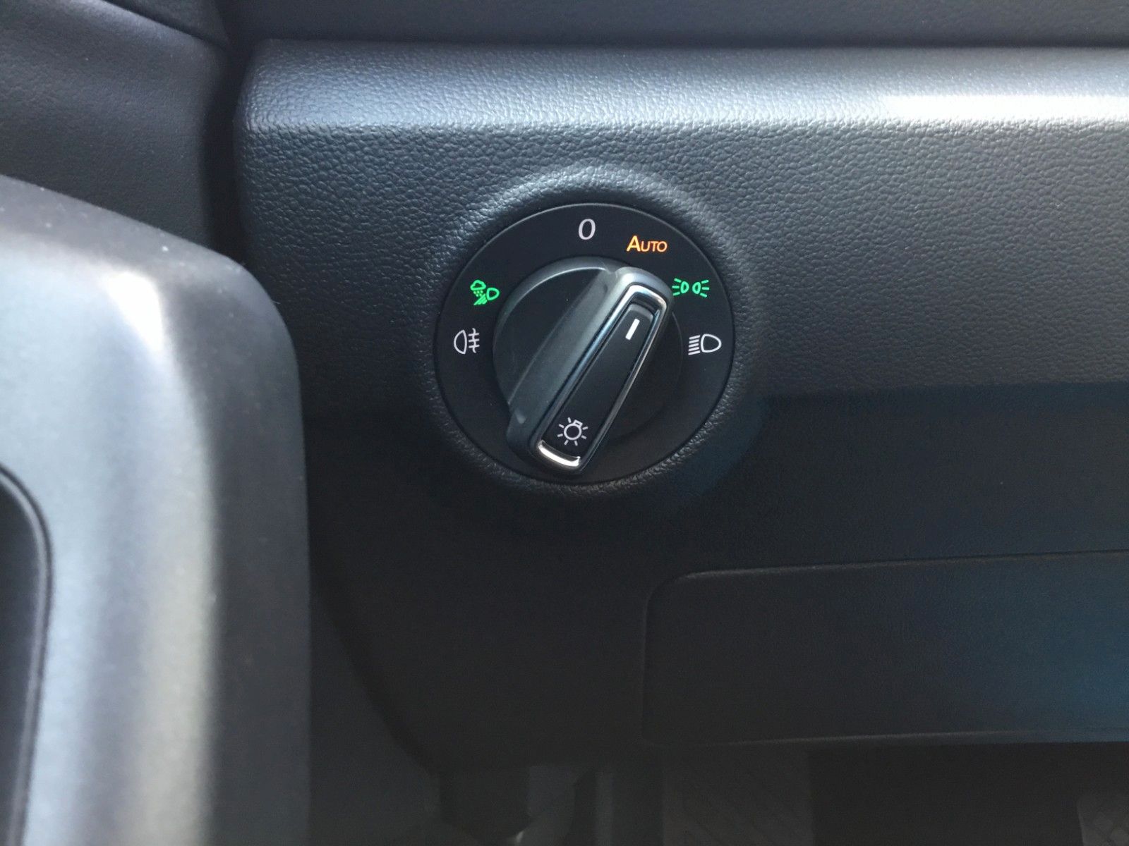 Fahrzeugabbildung Volkswagen T-Roc 1.5 TSI DSG Style+ACC+MatrixLED+Kessy+Navi