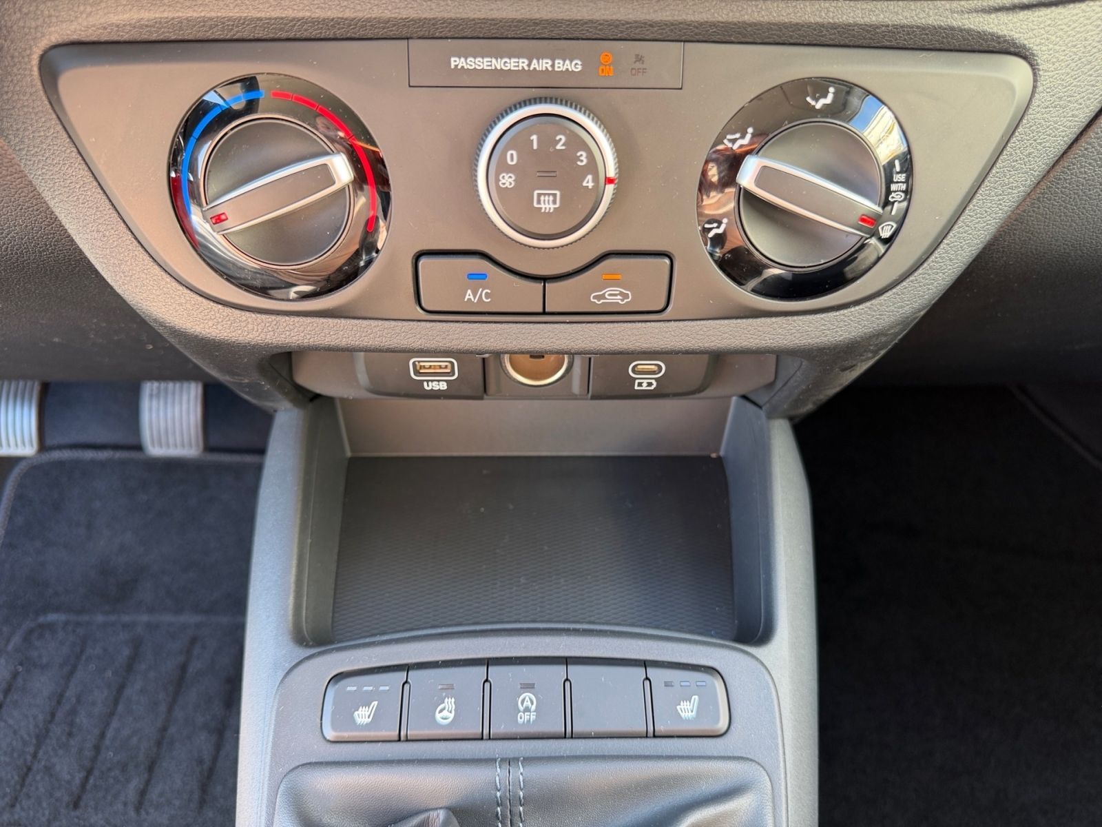 Fahrzeugabbildung Hyundai i10 1.0 Trend Navi Kamera Sitzheizung