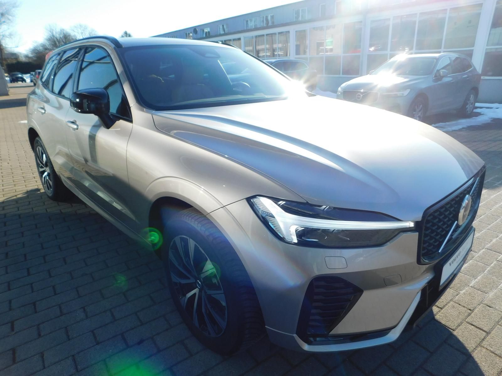 Fahrzeugabbildung Volvo XC60 B5 B AWD Plus Dark "Panoramadach, AHK"