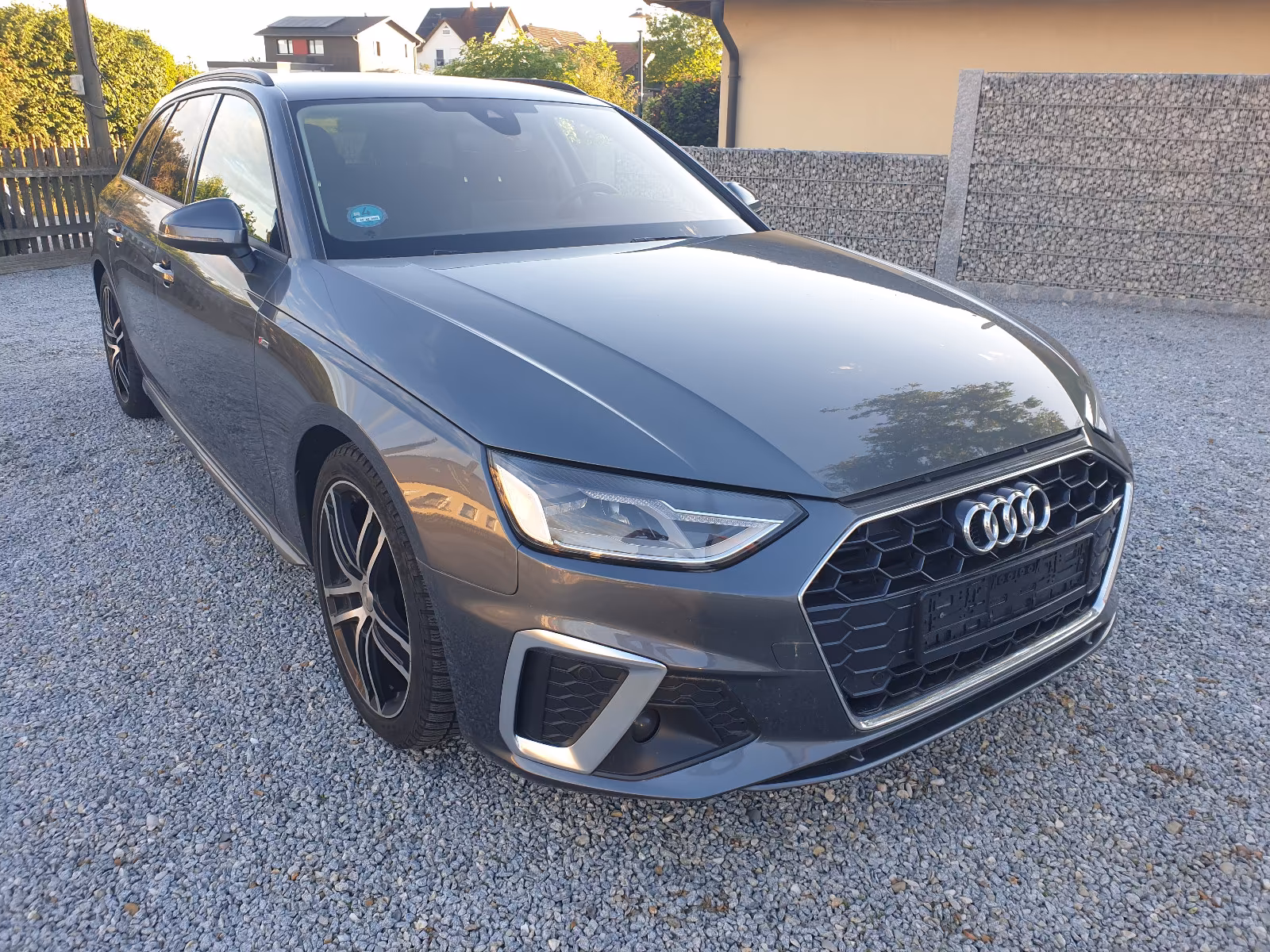 Audi A4 Avant 30 TDI S line LED Kamera SH 18'' Navi