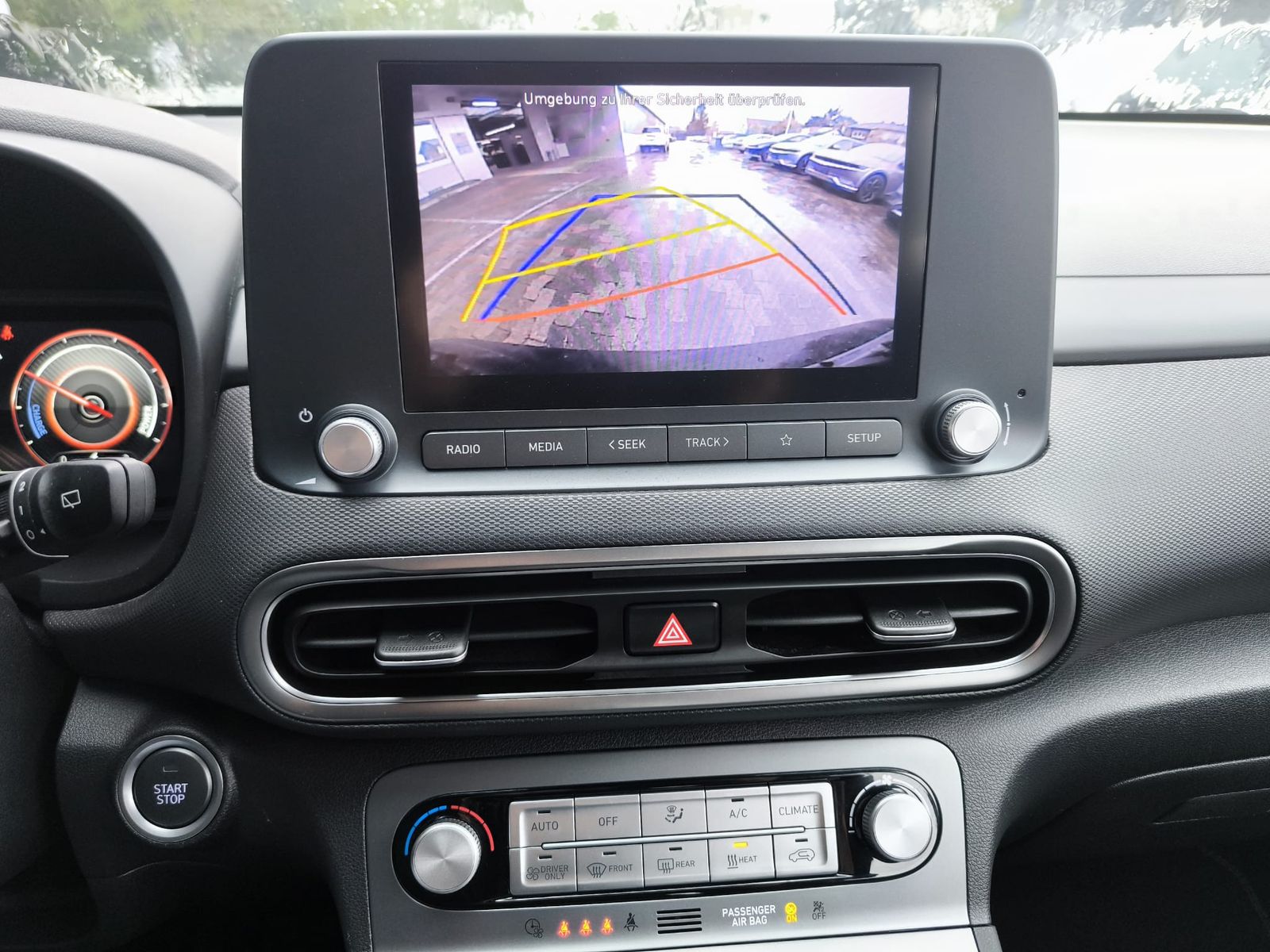 Fahrzeugabbildung Hyundai Kona EV Select WERKSGA+LED+SHZ+KAMER+ACC+AHK+DAB