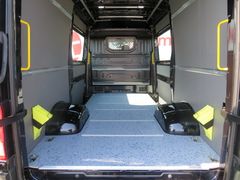 VW Crafter 55 2.0 TDI Kasten MR HD RWD Navi Ahk Rfk VW Crafter 55 2.0 TDI Kasten MR HD RWD Navi Ahk Rfk