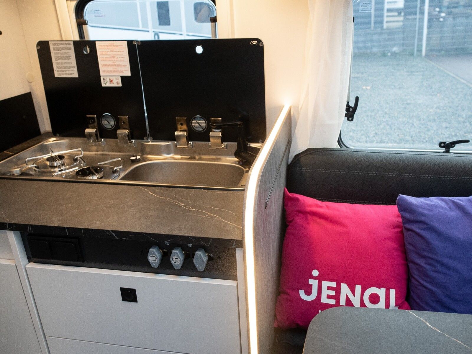 Fahrzeugabbildung Etrusco V Ford 6.8 SCF Complete Selection! Dieselheizung