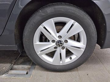 Volkswagen Golf - 11
