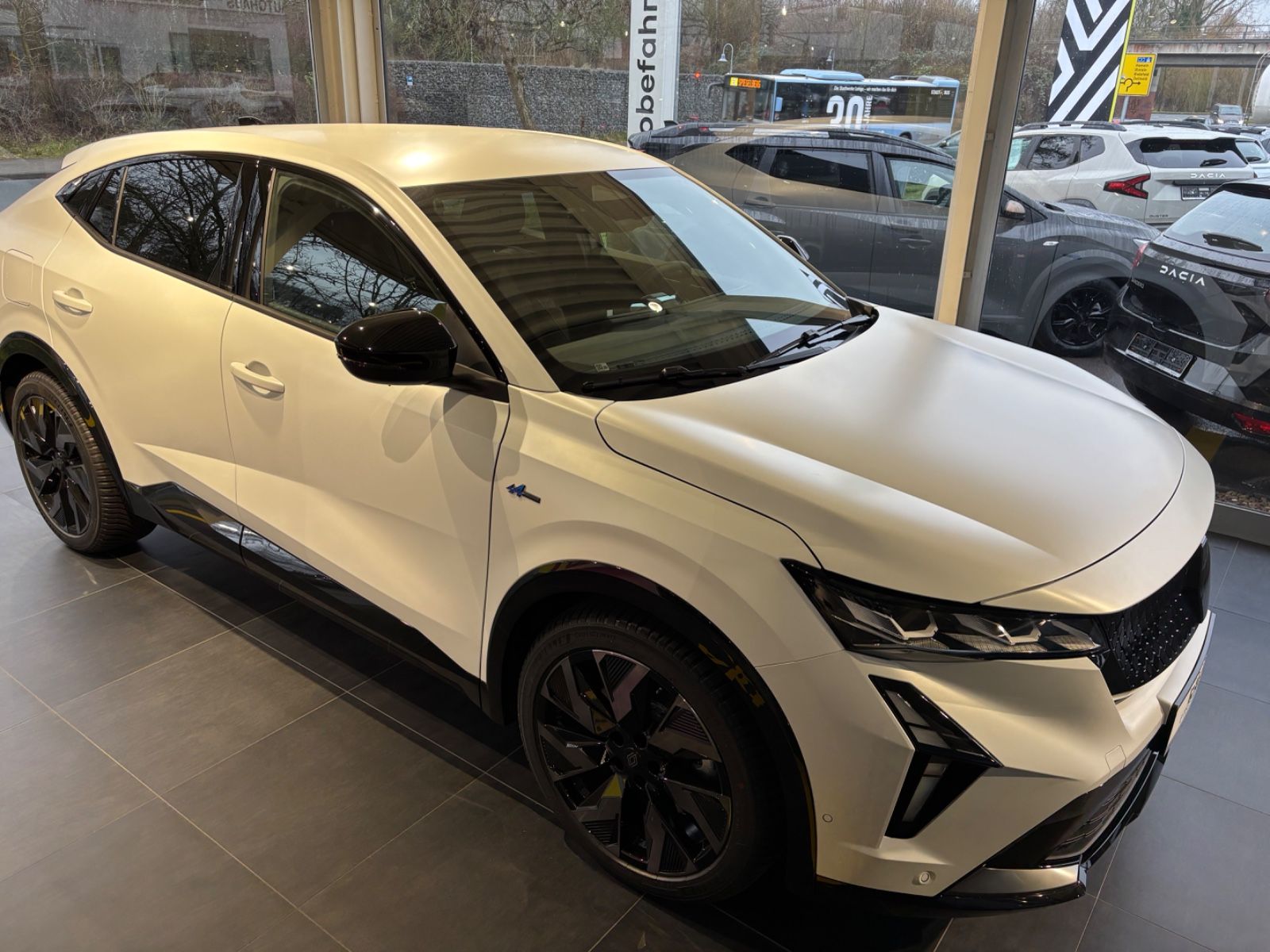 Fahrzeugabbildung Renault Rafale 200 E-Tech Full Hybrid Esprit Alpine