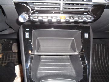 Bild 15 Peugeot 208 Active PURE 1.2 101PS LED SML TEMP USB BT SR