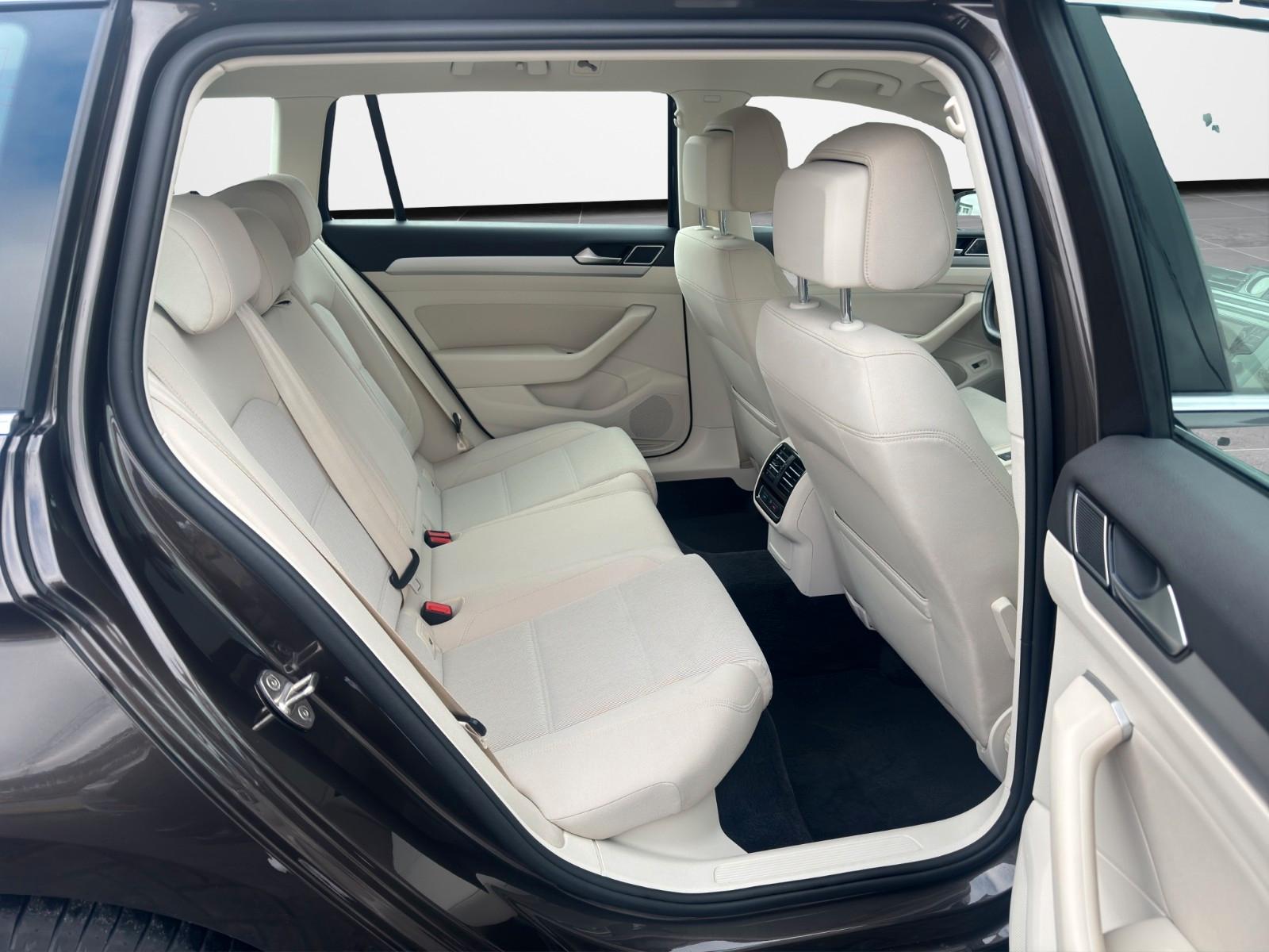 Volkswagen Passat Variant Comfortline*PDC*ACC*1.HAND*SITZH.