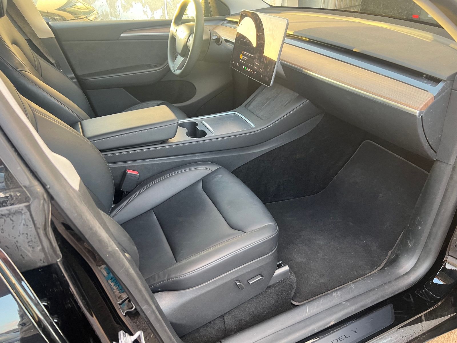 Tesla Model Y Long Range Allrad Leder Kamera 360, 21 foto 13