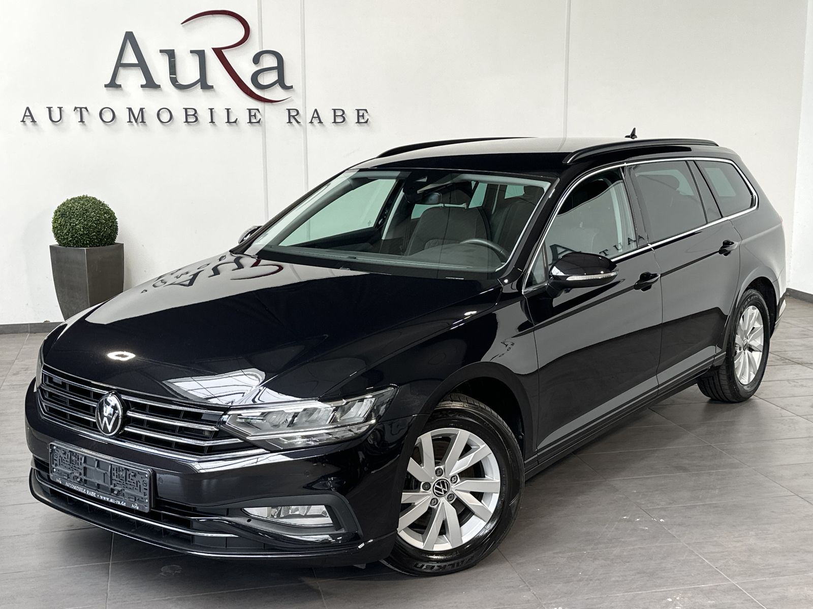 Fahrzeugabbildung Volkswagen Passat Variant 1.5 TSI DSG Business NAV+LED+ACC