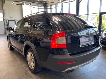 Skoda Octavia Combi Scout 4X4 *TÜV Neu*Xenon*
