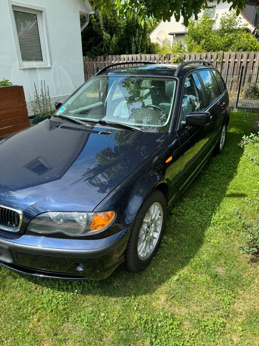 BMW 318, 2004