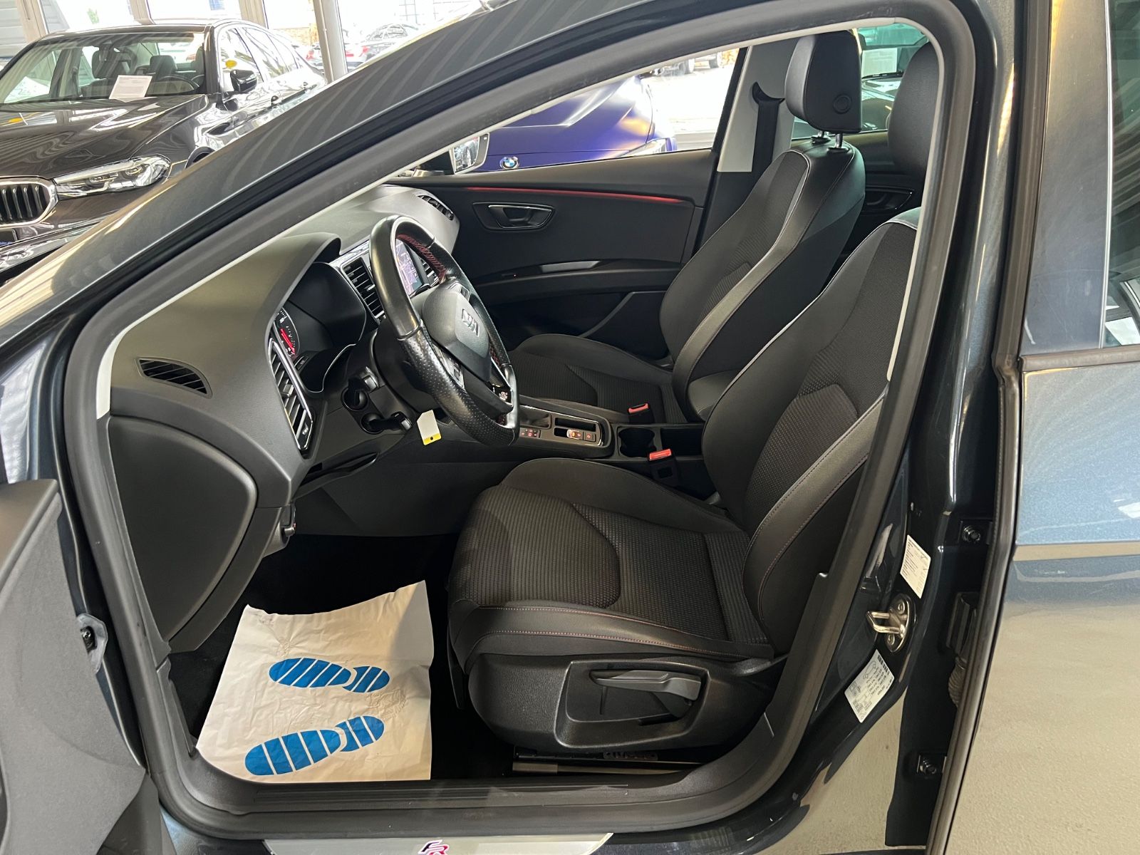 Fahrzeugabbildung SEAT Leon FR 1.5 TSI * AUTOMATIK *LED*