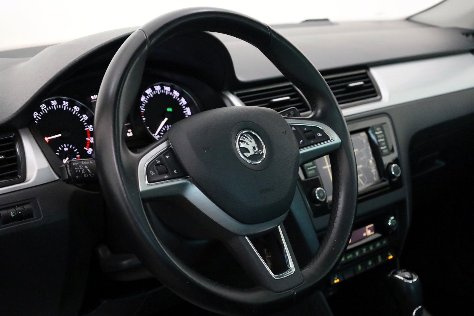 Fahrzeugabbildung SKODA Rapid Spaceback Ambition Navi,Panorama,SH,PDC