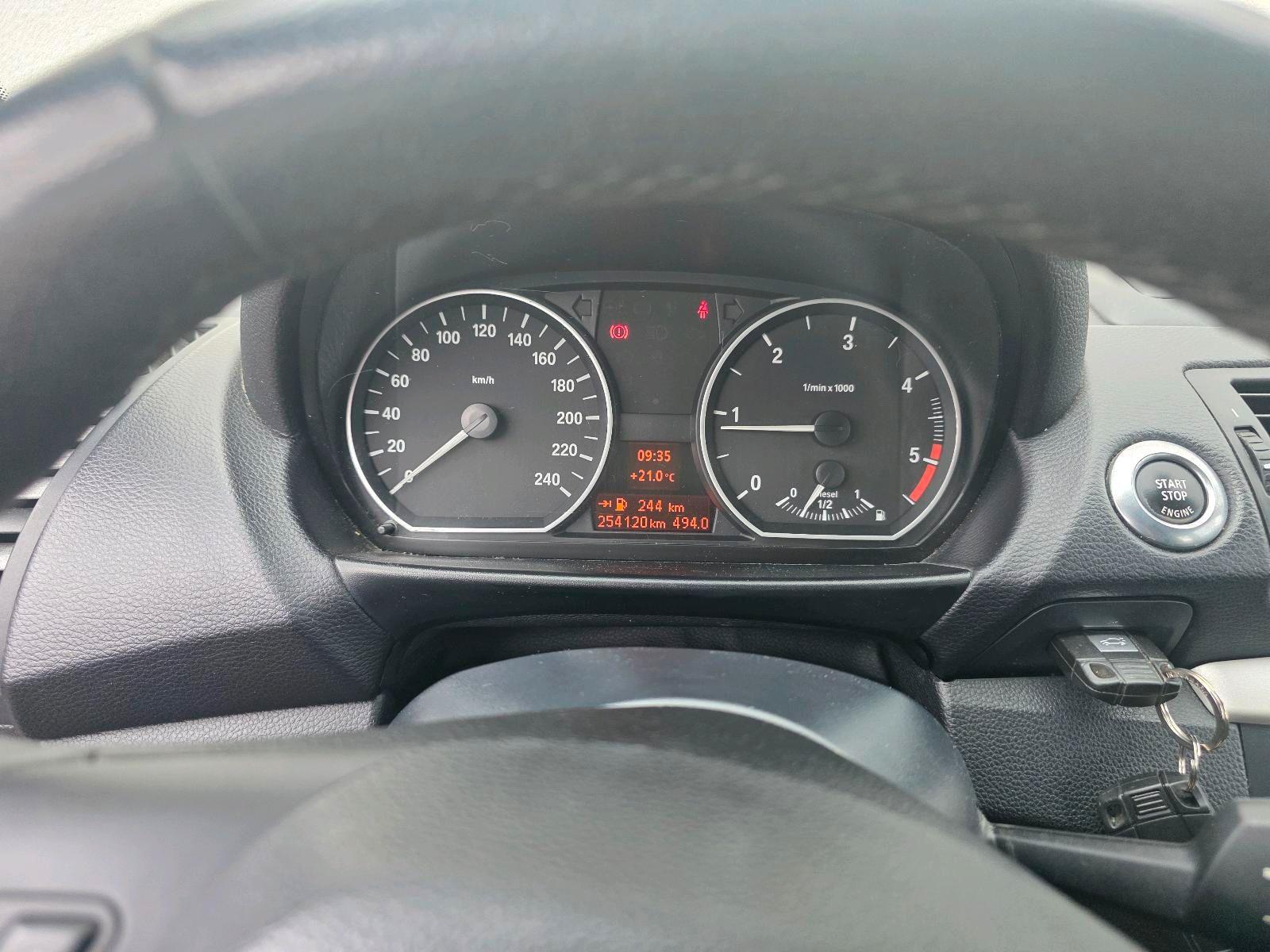 BMW 118 2011 — photo 11