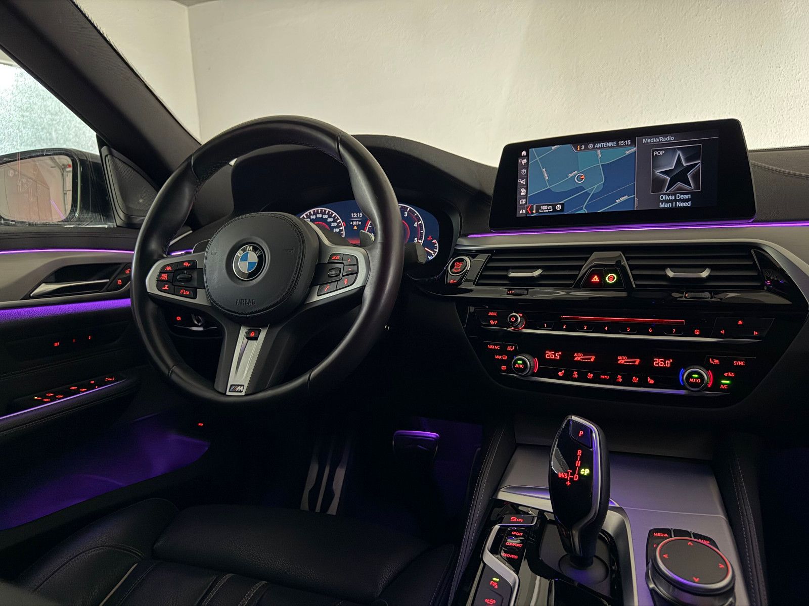 Fahrzeugabbildung BMW 640 d xDrive M SPORT/LED/AHK/HuD/PANO/ACC/H&K