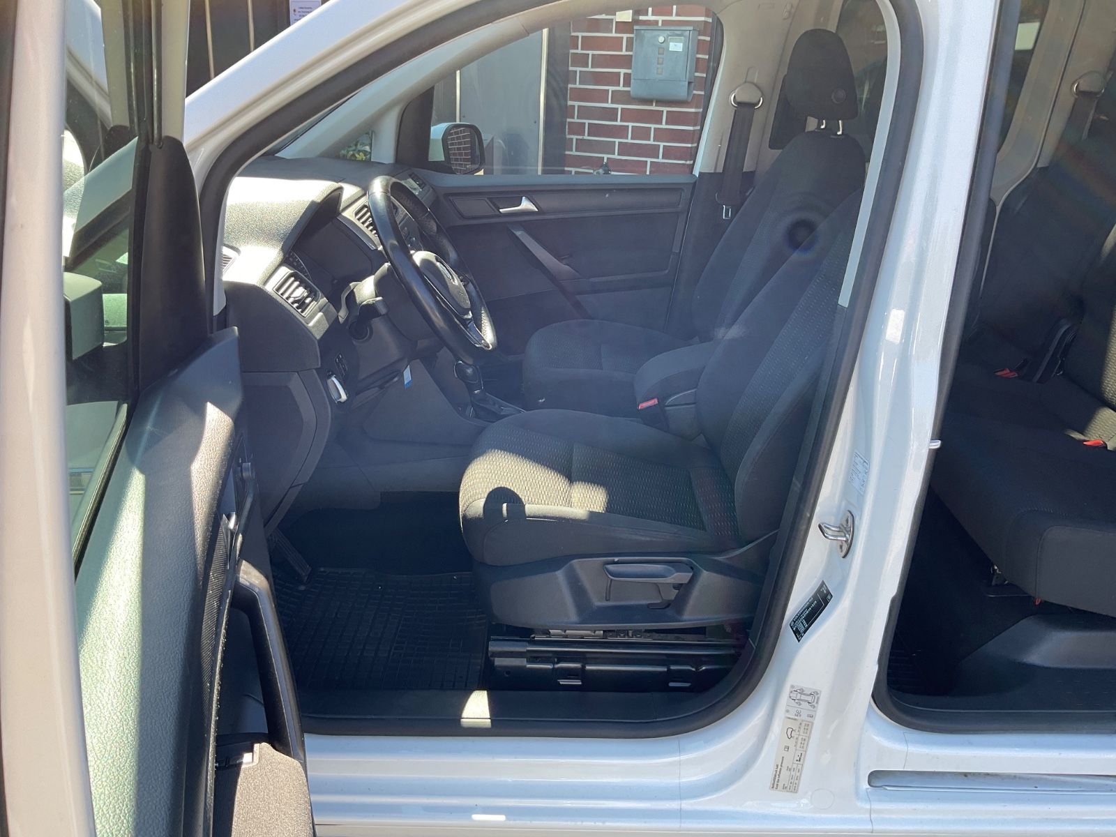 Fahrzeugabbildung Volkswagen Caddy Maxi 2,0TDI DSG Comfort 7 Sitze,AHK,ACC,