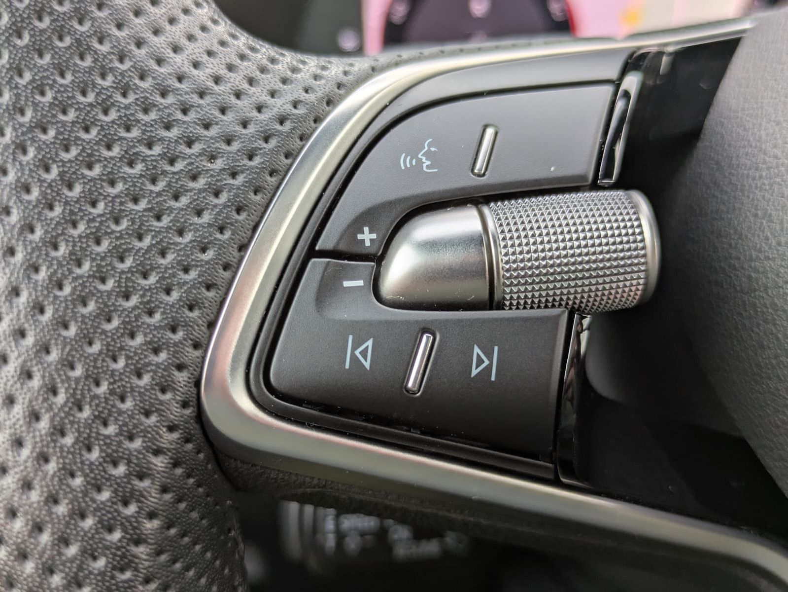 Fahrzeugabbildung SKODA Octavia 1.5 DSG Sportline PANO*MATRIX*AHK*5J.GAR