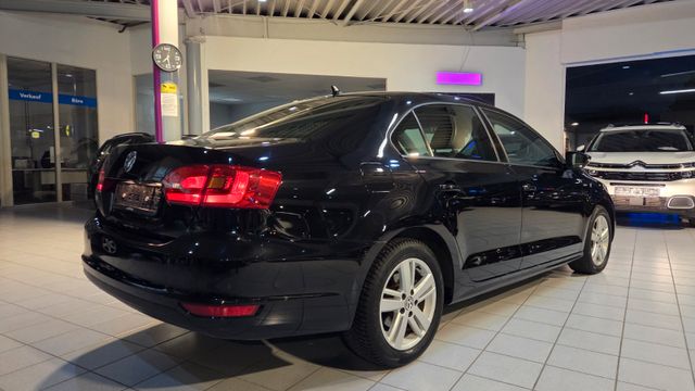 Volkswagen Jetta VI Match1.6TDI-KAMERA+STANDHEIZ+LEDER+KLIM