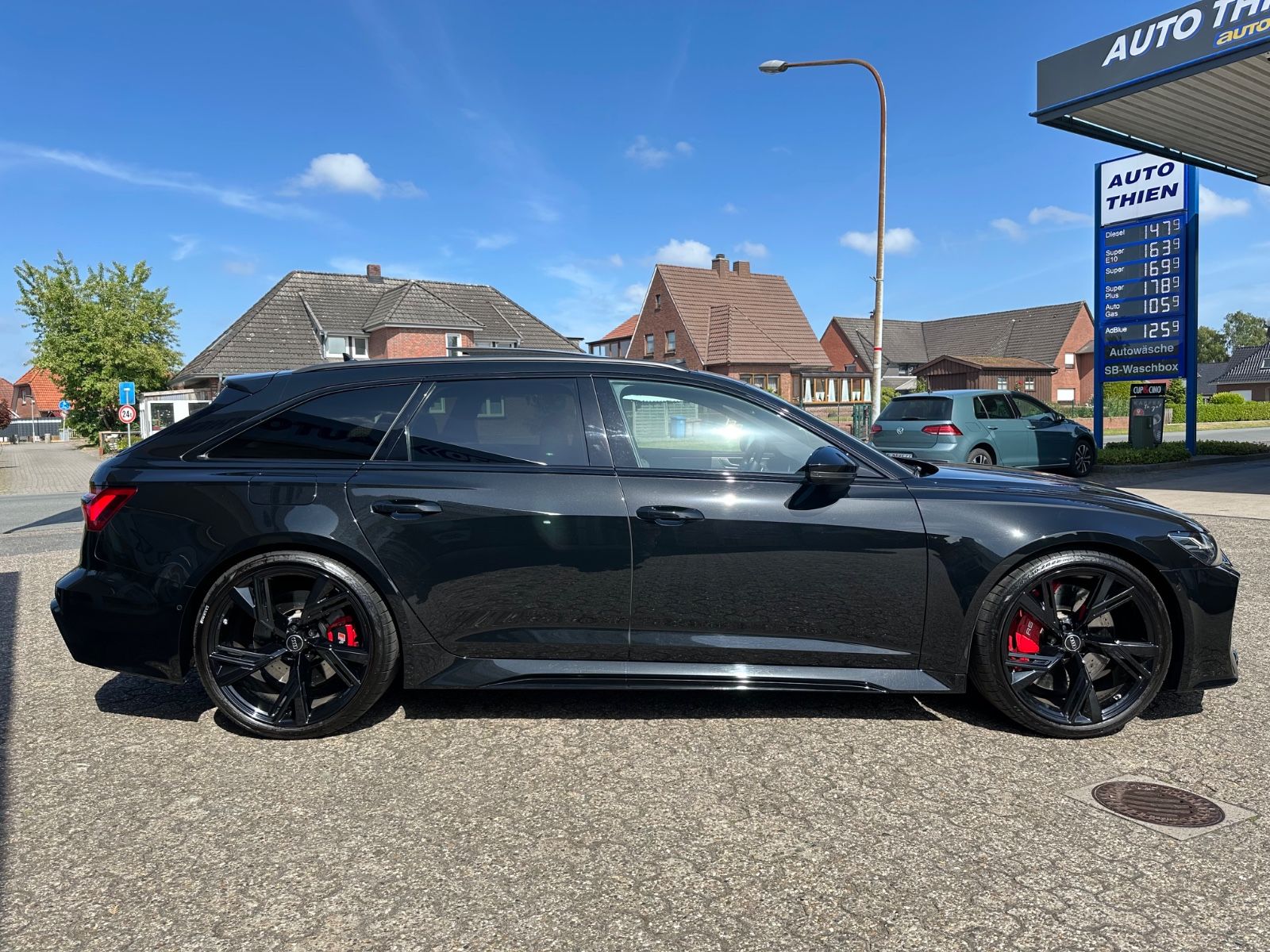 Fahrzeugabbildung Audi RS6  Avant 4.0 TFSI quattro Pano/AHK/STHZ/8-fach