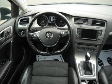 Volkswagen Golf - 11