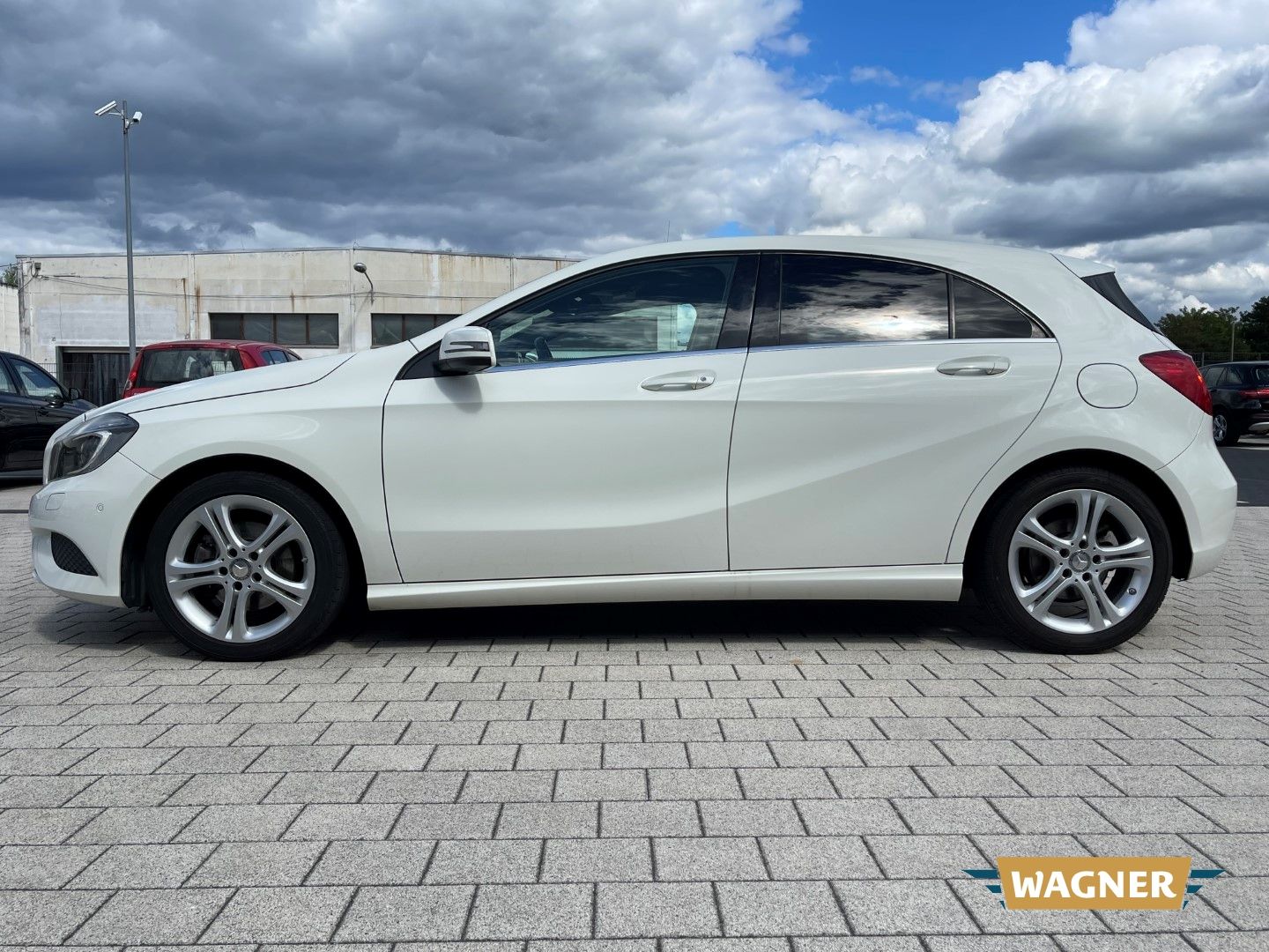 Fahrzeugabbildung Mercedes-Benz A 180 Urban BlueEfficiency SHZ Automatik